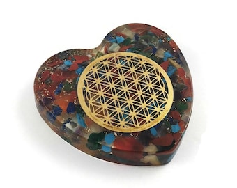 Heart chakra stone orgonite - Worry stone with Flower of life