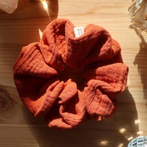 Scrunchie "The Scarlet Red" | Haargummi | Musselin Stoff | Baumwolle | Hair Accessoire | Haarschmuck | Rostrot | Geschenkidee | Must Have
