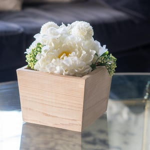 Handgefertigter Kasten-Blumentopf aus Zedernholz Anpassbare hölzerne Herzstück-Box | Perfekt für Zimmerpflanzen, Blumenarrangements und saisonale Dekorationen
