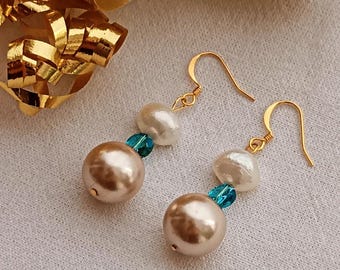 Pendientes colgantes de oro, perla rosa y cristal azul