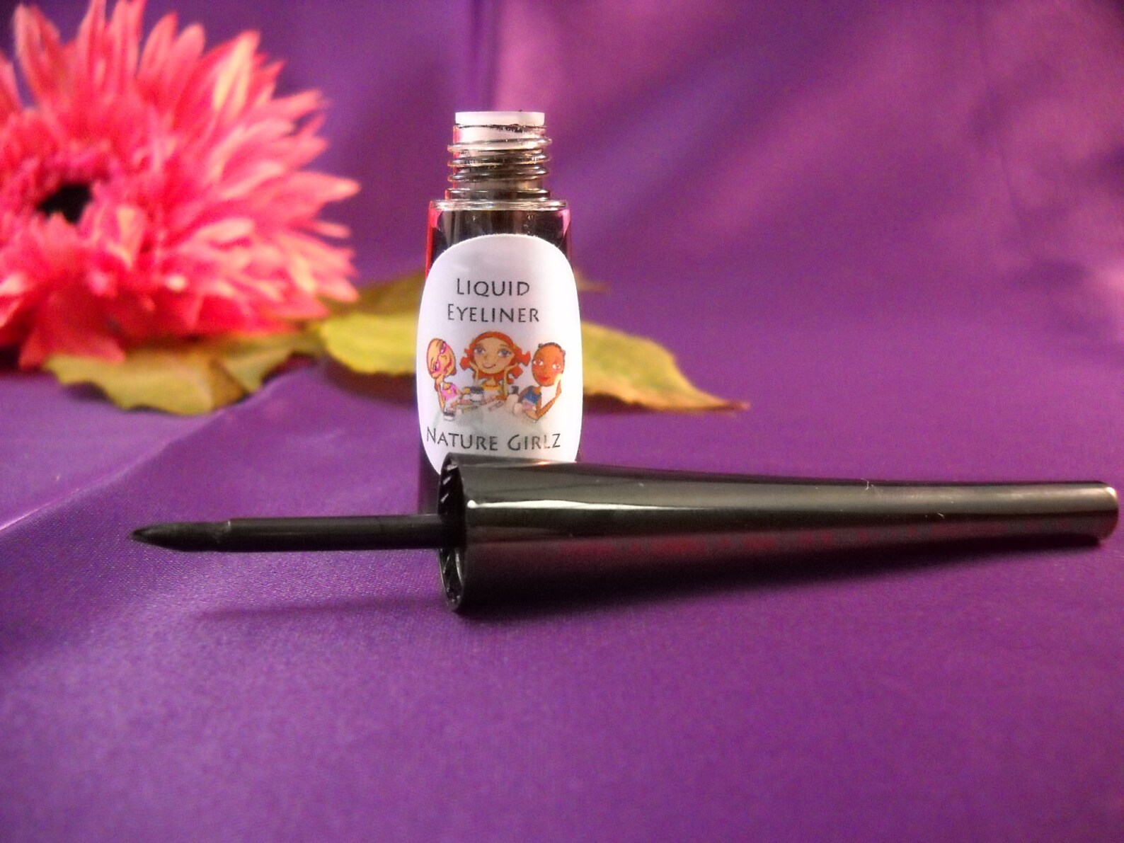 Non Toxic Liquid Eyeliner With Felt Tip Brush Applicator Organic and