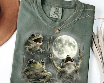 Comfort Colors® Frog Moon Vintage Shirt, Funny Goblincore Graphic Tee, Retro Aesthetic Frog Meme T-shirt, Cute Cottagecore Witchy Frog Gift
