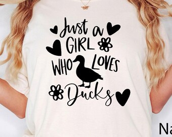 Just A Girl Who Loves Ducks Shirt, Ducks T-shirt, Animal Lover Shirt , Duck Mom Shirt, Cute Ducks Shirt, Funny Farmer Shirt, Ducks Lover Tee