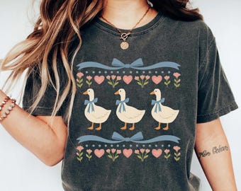 Comfort Colors® Vintage 80s Goose Shirt, Funny Blue Ribbon Goose Tee, Retro Goose Graphic Shirt, Cute Farm Animal Tee, Cottagecore Gift Tee