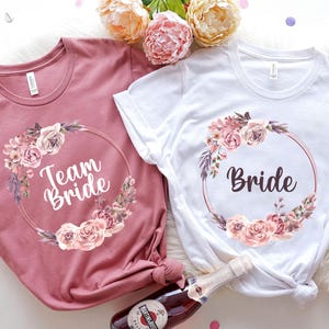 Braut Shirt, Team Braut Shirt, Team Bride Shirt, Bridal Shirt, Bride For JGA Wedding Bride Eucalyptus Wreath Gold, Bachelorette Party Shirts imagem 4