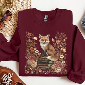 Fox and Book Sweatshirt, Cute Flower Fox Sweatshirt, Vintage Floral Cottagecore Shirt, Fairycore Tee, Forestcore Tshirt, Botanical Fox Shirt Bild 4