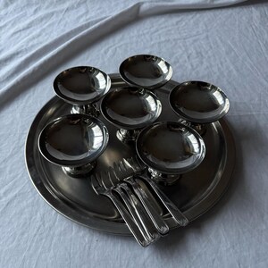Vintage French Guy Degrenne glasskoppar | 6 dessertkoppar i rostfritt stål med gafflar och serveringsbricka i originalkartong