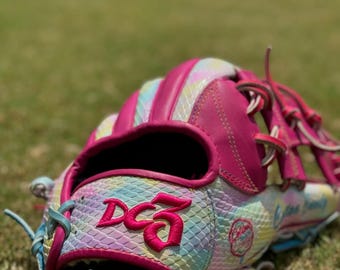 DC3 Customizable Baseball Glove