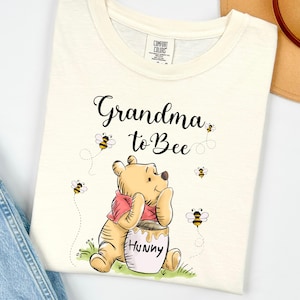 Oma zu Bienen Shirt, personalisierte Oma Shirt, Winnie The Pooh Oma Tag, benutzerdefinierte Oma zu Bee Shirt, Familie passendes Shirt