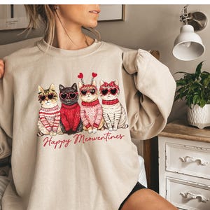 Valentine Cat Shirt, Heart Love Cat Shirt, Trendy Valentines, Cat Lover Shirt,Cupid Cat Shirt, Cute Cat Shirt,Cat lover gifts,Cat mom shirts