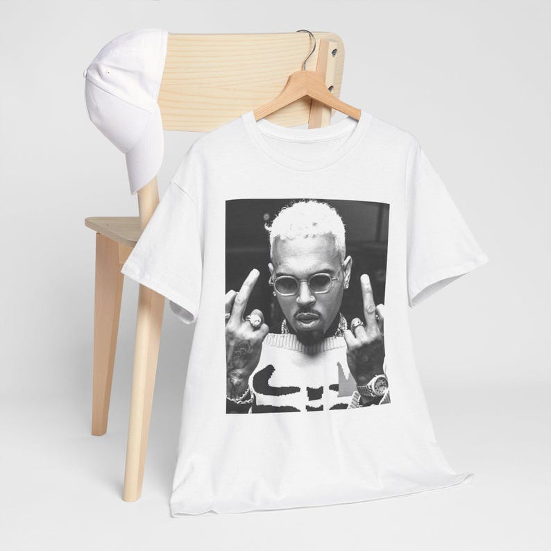 Camiseta de la gira mundial de Chris Brown, camiseta de la gira 11:11 de Chris Brown, camiseta de Chris Brown, artículos de merchandising para fans de Chris Brown, regalo de concierto de Chris Brown, ventoso imagen 2