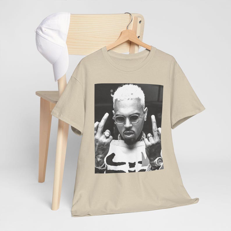 Camiseta de la gira mundial de Chris Brown, camiseta de la gira 11:11 de Chris Brown, camiseta de Chris Brown, artículos de merchandising para fans de Chris Brown, regalo de concierto de Chris Brown, ventoso imagen 4