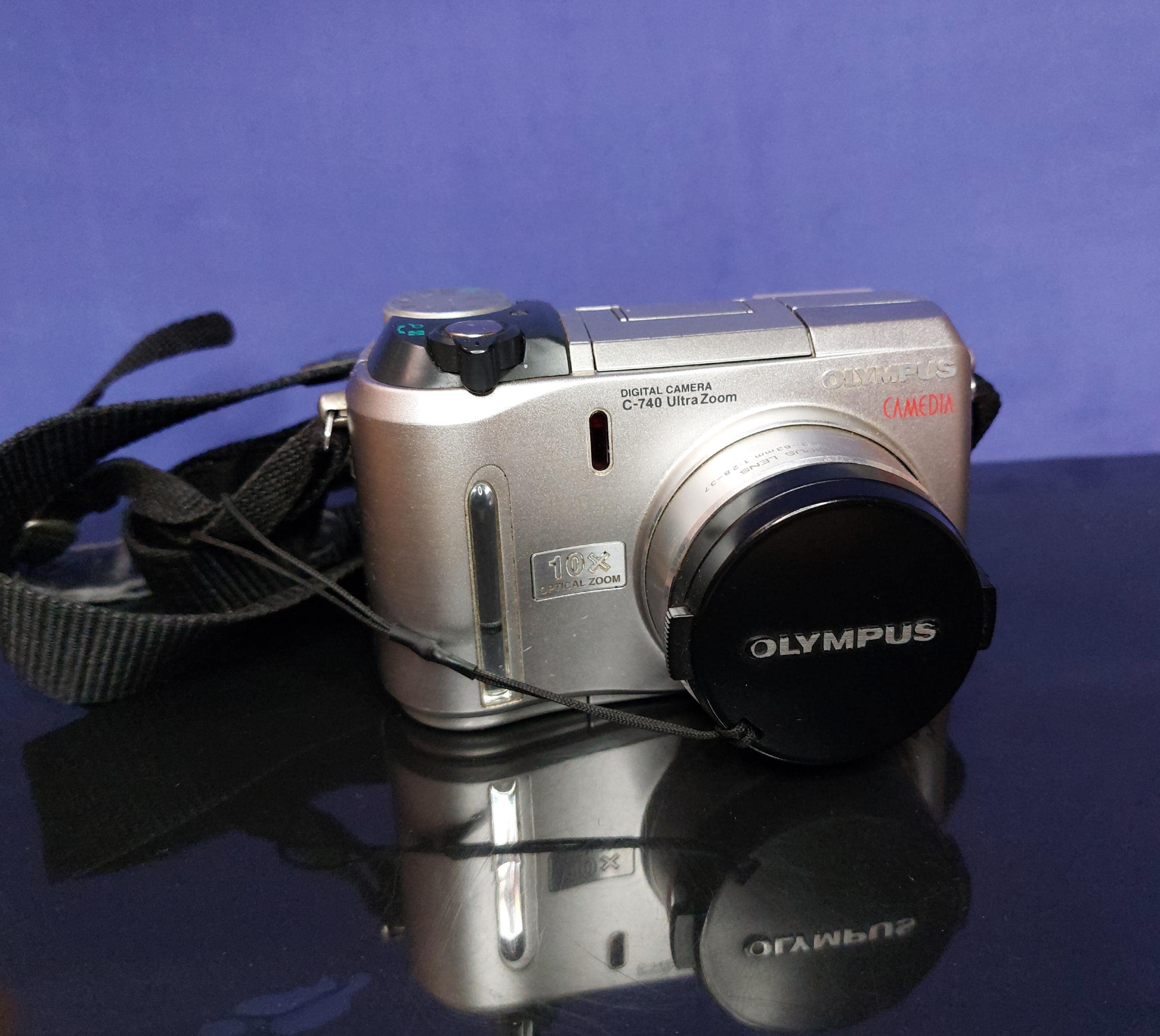 美品　OLYMPUS デジタルカメラ C-740 Ultra Zoom Olympus C-740 Ultra Zoom 3-megapixel digital camera at Crutchfield