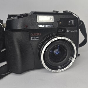 Olympus Camedia C-5060 Wide Zoom Working Digital Camera
