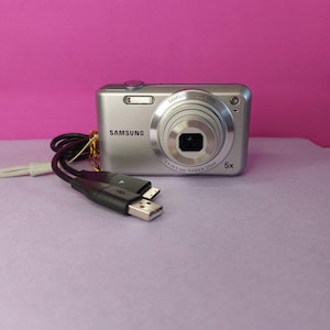 Samsung ES65 silver compact Digital Camera. Working Y2K Digital Camera. Tested.