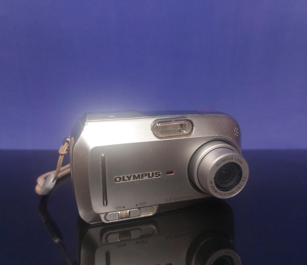 Olympus C-470 / D-590 Zoom: 4MP Y2K Digital Camera - Etsy