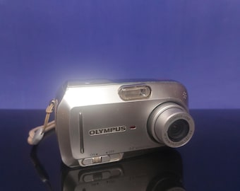 Olympus C-470 / D-590 Zoom: 4MP Y2K Digital Camera