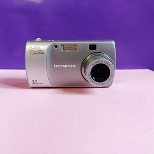 olympus camedia C-310 zoom (D-540) Compact Digital Camera. Tested working