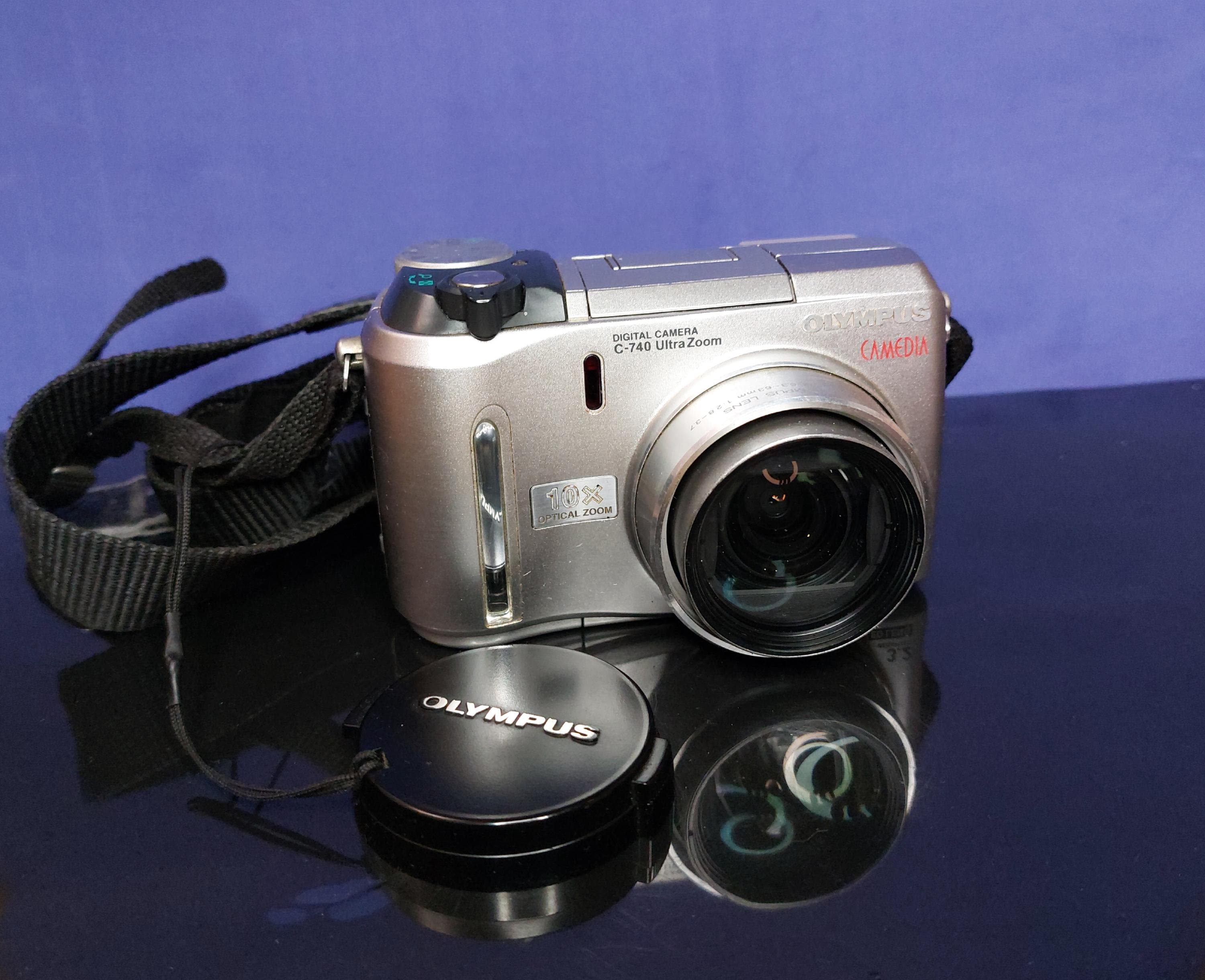 オリンパス CAMEDIA C-740 Ultra Zoom: 2000年代 3.2MP デジタルカメラ