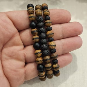 Handmade Tibetan Agate Beaded Bracelet: Spiritual Balance & Protection
