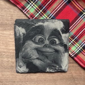 Gremlins gegraveerde leisteen onderzetter