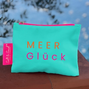 Turquoise canvas make-uptasje "Sea Happiness" – klein tasje voor make-up, op reis en voor dagelijks gebruik, een leuk cadeau-idee voor vrouwen van Salt and Sand.
