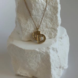 Pingente de ouro vintage autêntico em CD, presente de luxo de designer real