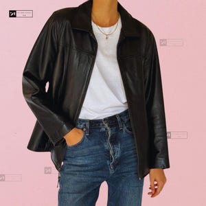 Blouson aviateur en cuir noir premium pour femme, veste en cuir de mouton coupe droite surdimensionnée. Blouson en cuir pour femme, Blouson en cuir souple pour femme