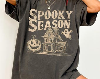Spooky Season Haunted House Shirt, Comfort Colors Vintage Halloween Tee, Retro Ghost and Jack O Lantern T-Shirt, Gothic Halloween Graphic