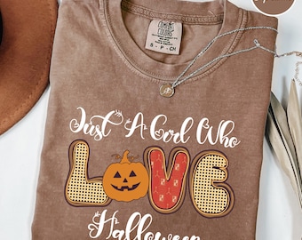 Comfort Colors® Halloween Shirt, Halloween Shirt, Retro Halloween Shirt, Cute Fall Shirt, Women's Halloween Tee, Pumpkin Season Tee