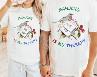 Camiseta Mahjong Is My Therapy Comfort Colors® – Regalo ideal para amantes del mahjong, atuendo acogedor para una noche de juegos, camiseta para jugadores de mahjong de inspiración zen.