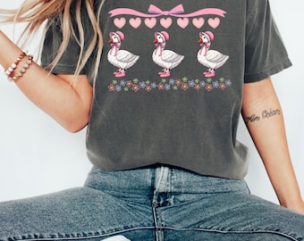 Comfort Colors® Vintage Gans T-Shirt, 80er Jahre Retro Gans mit Haube T-Shirt, süßes Cottagecore Enten-Shirt, Gans-Grafik-T-Shirt Geschenk