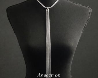 Collar de lazo de plata: Trinny Woodall. Joyas artesanales con un toque especial. Tallas personalizadas.