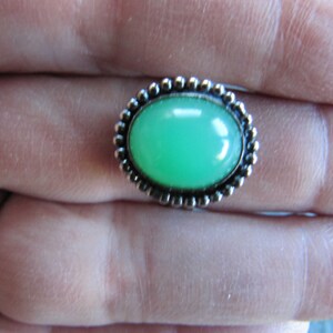 Chrysoprase Ring in Sterling Silver with Bead Wire Trim and Oxidized Finish image 4