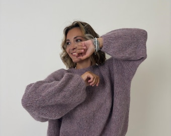 Handgemachter Lavendel Alpaka Pullover: Übergroßer flauschiger Strickpullover