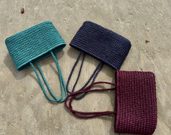 Handgemachte Raffia Tragetasche: Strandtasche aus gewebtem Stroh