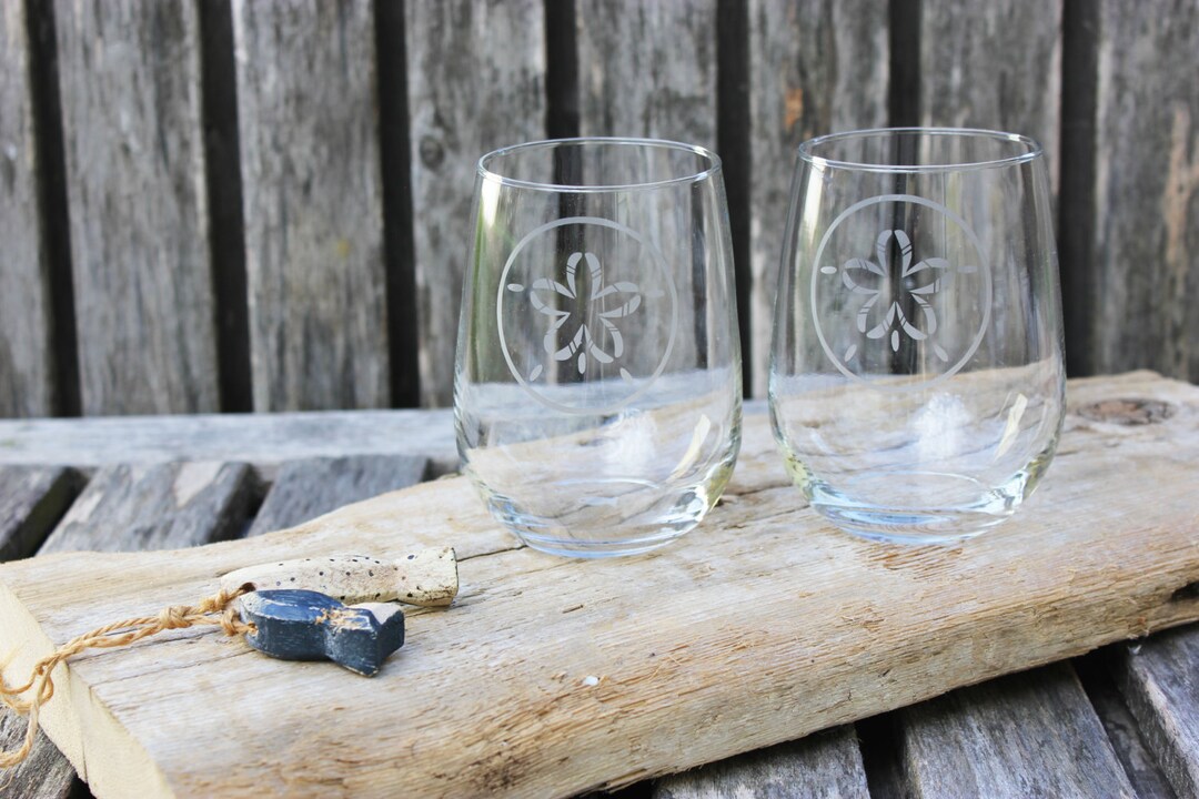 Sand Dollar Stemless Wine Glasses, Hand Etched Wine, Nautical Home