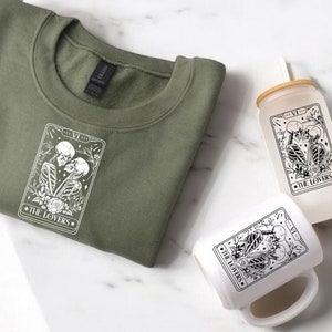 Valentinstag Bundle Frauen, The Lovers Tarot Card Shirt, Skeleton Lovers Shirt, Gothic Valentine Shirt, Paar passende Shirt, mystische Tee