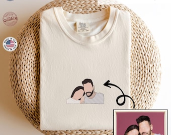 Besticktes Photo Comfort Colors® T-Shirt, individuelles Familien T-Shirt, personalisiertes Geschenk für Mama, Faden Porträt T-Shirt zum Muttertag