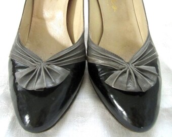 Women's Shoes Size 5.5 Medium, SAKS FIFTH AVENUE Vintage Evins Designer Pumps