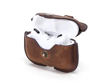 Capa artesanal em couro para AirPods Pro – Couro Crazy Horse, design minimalista