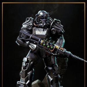 Pode incluir: Estátua detalhada de um personagem em uma armadura de poder metálica e desgastada, segurando uma arma grande. A armadura é principalmente cinza com detalhes em preto, e a arma apresenta detalhes verdes e amarelos. A figura está em uma superfície rochosa contra um fundo escuro.