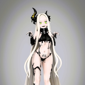 Peut inclure: Figurine d'un personnage féminin d'anime avec de longs cheveux blancs, des yeux verts et des cornes noires avec des étoiles jaunes. Elle porte une tenue noire avec des accents noirs dégoulinants et une cape blanche. Design stylisé.