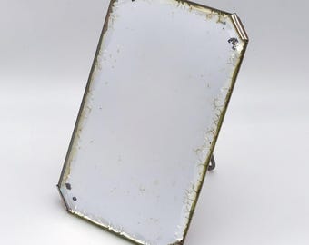 Espejo de sobremesa Art Déco vintage festoneado, espejo de tocador biselado sin marco con respaldo de madera y soporte de alambre, espejo de corteza de pastel de los años 30.