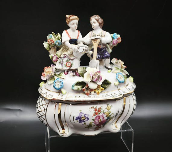 Antike Ritzenhoff & Becker Porzellan Deckeldose, Deutsche Bonbonniere, Ovale Konfektschale, Meissener Stil Figural Gärtner Junge und Mädchen