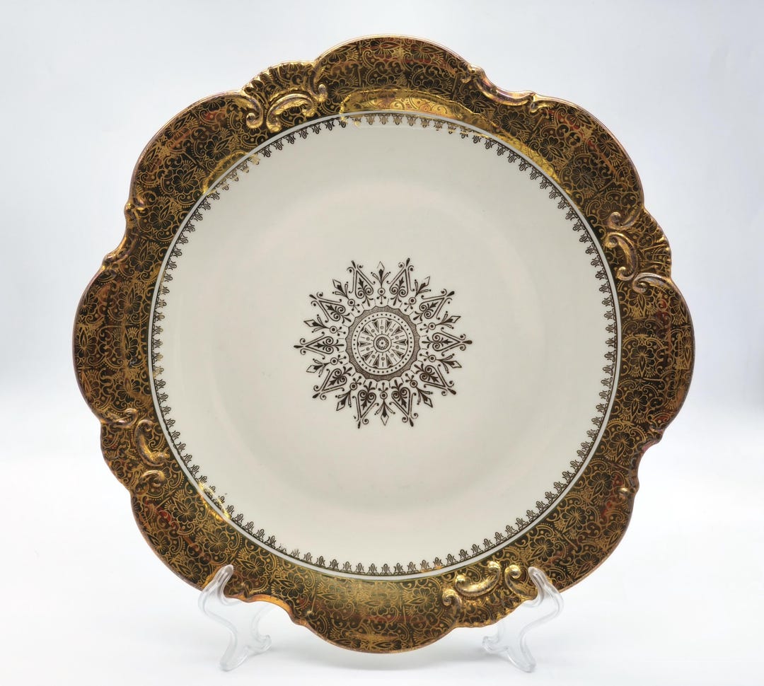 Assiette Vintage Johann Seltmann Vohenstrauss - Porcelaine à Bord Doré, Motif Floral, Allemagne