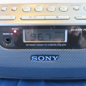 Vintage Sony Radio CFD-S05 Cassette, Cd player
