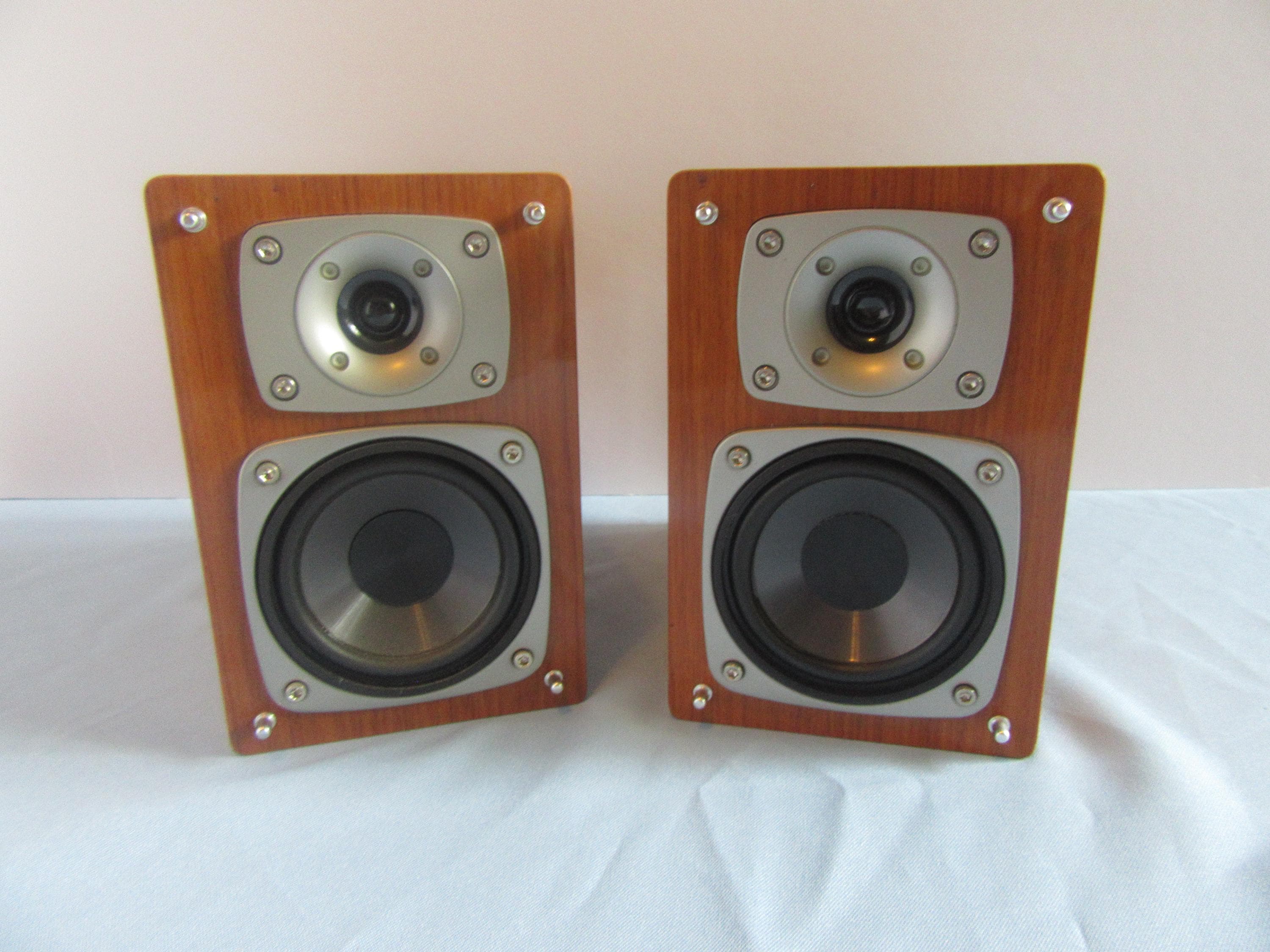 Vintage TEAC LS-MC80 Bookshelf Speakers: 60 Watt Gloss Wood Grain