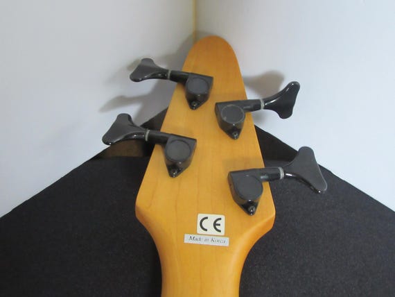 Westfield ウェストフィールド　エレキベース　ジャンク Fender Flea Jazz Bass Road Worn Faded Shell Pink〈現物写真/3.98Kg