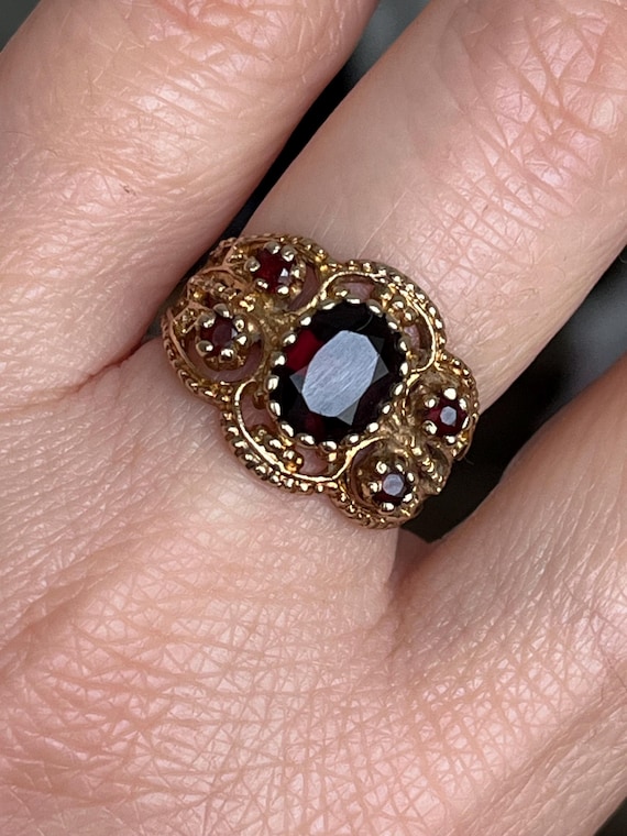 9ct Gold Garnet Ring, Ornate Setting, Vintage, UK Size P